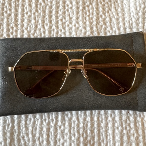 Cosmos in bright gold & tan tint - Picture 3 of 6